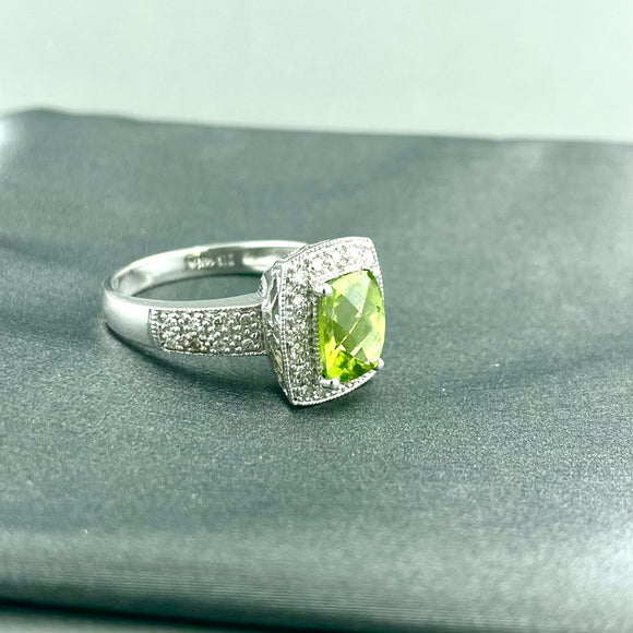 14k White Gold Peridot & Diamond Ring