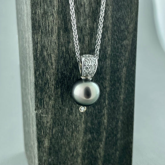 14kw Tahitian Pearl & Diamond Pendant