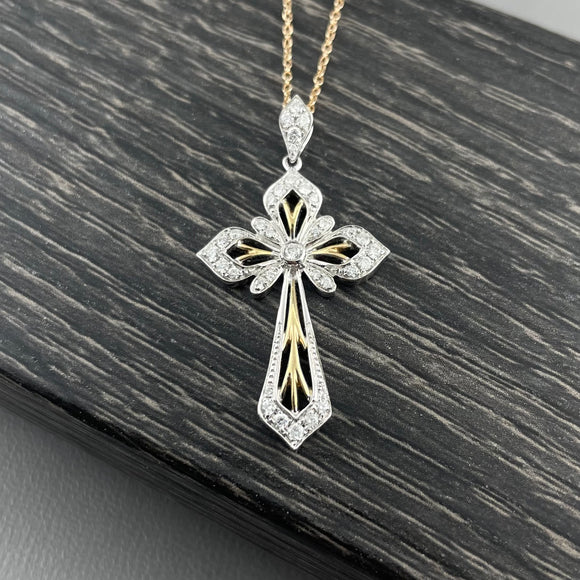 14kw/y Diamond Cross Pendant