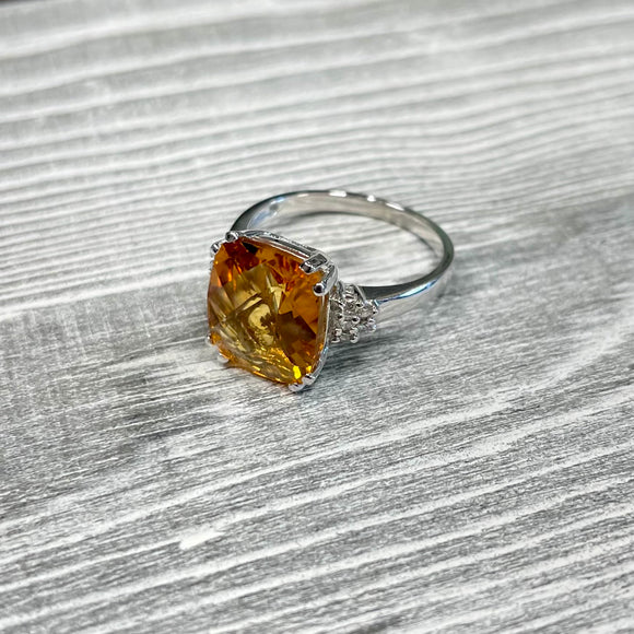 14kw Citrine & Diamond Ring